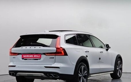 Volvo V60 II, 2021 год, 2 530 600 рублей, 4 фотография
