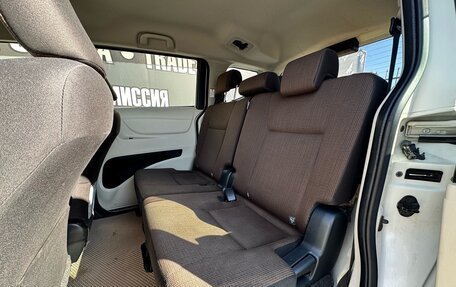 Toyota Sienta II, 2017 год, 1 600 000 рублей, 10 фотография