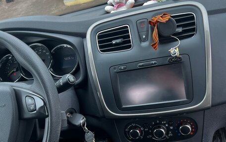 Renault Sandero II рестайлинг, 2015 год, 887 000 рублей, 9 фотография