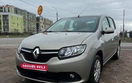 Renault Sandero II рестайлинг, 2015 год, 887 000 рублей, 2 фотография