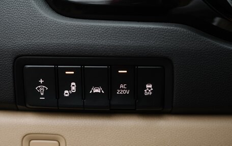 KIA Carnival III, 2016 год, 2 200 000 рублей, 6 фотография