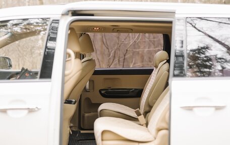 KIA Carnival III, 2016 год, 2 200 000 рублей, 11 фотография