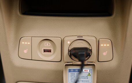 KIA Carnival III, 2016 год, 2 200 000 рублей, 10 фотография