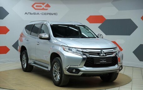 Mitsubishi Pajero Sport III рестайлинг, 2019 год, 2 990 000 рублей, 3 фотография