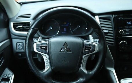 Mitsubishi Pajero Sport III рестайлинг, 2019 год, 2 990 000 рублей, 13 фотография