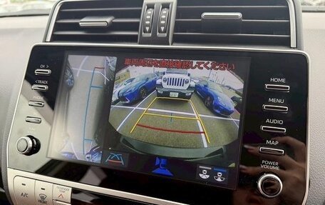 Toyota Land Cruiser Prado 150 рестайлинг 2, 2022 год, 3 880 000 рублей, 10 фотография