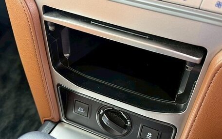 Toyota Land Cruiser Prado 150 рестайлинг 2, 2022 год, 3 880 000 рублей, 18 фотография