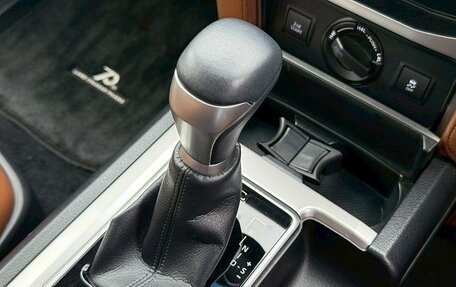 Toyota Land Cruiser Prado 150 рестайлинг 2, 2022 год, 3 880 000 рублей, 22 фотография
