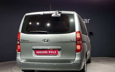 Hyundai Grand Starex Grand Starex I рестайлинг 2, 2017 год, 2 543 000 рублей, 4 фотография