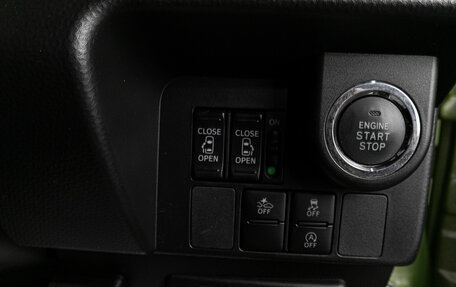Toyota Roomy I, 2018 год, 1 389 000 рублей, 9 фотография
