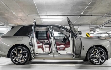 Rolls-Royce Cullinan, 2025 год, 97 000 000 рублей, 6 фотография