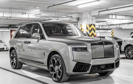 Rolls-Royce Cullinan, 2025 год, 97 000 000 рублей, 3 фотография