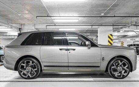 Rolls-Royce Cullinan, 2025 год, 97 000 000 рублей, 5 фотография