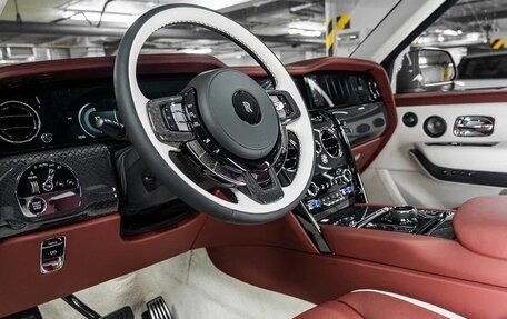 Rolls-Royce Cullinan, 2025 год, 97 000 000 рублей, 14 фотография