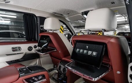 Rolls-Royce Cullinan, 2025 год, 97 000 000 рублей, 23 фотография