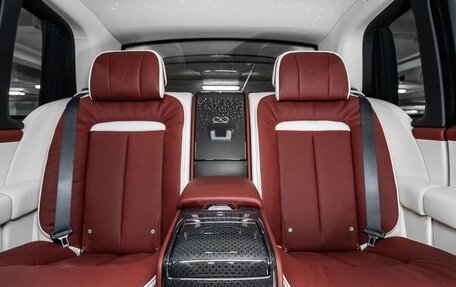 Rolls-Royce Cullinan, 2025 год, 97 000 000 рублей, 21 фотография