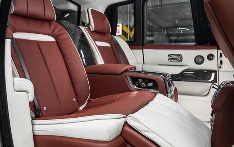 Rolls-Royce Cullinan, 2025 год, 97 000 000 рублей, 30 фотография