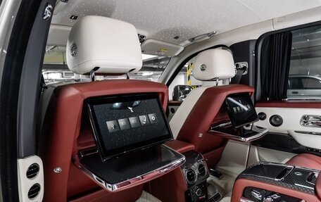 Rolls-Royce Cullinan, 2025 год, 97 000 000 рублей, 32 фотография