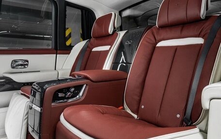 Rolls-Royce Cullinan, 2025 год, 97 000 000 рублей, 36 фотография