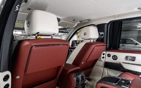 Rolls-Royce Cullinan, 2025 год, 97 000 000 рублей, 35 фотография