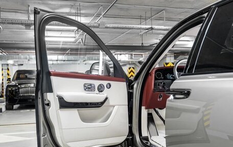 Rolls-Royce Cullinan, 2025 год, 97 000 000 рублей, 37 фотография