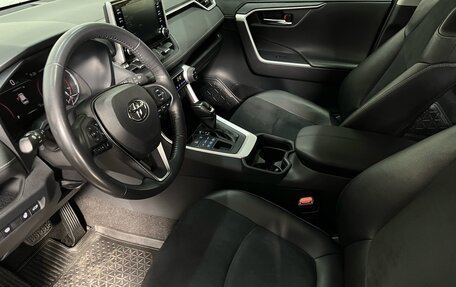 Toyota RAV4, 2021 год, 3 299 000 рублей, 13 фотография