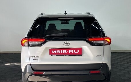 Toyota RAV4, 2021 год, 3 299 000 рублей, 6 фотография