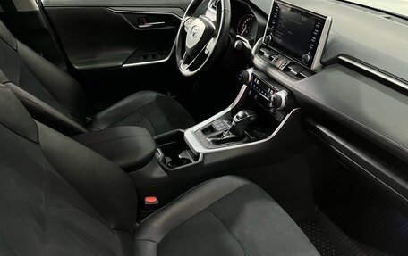 Toyota RAV4, 2021 год, 3 299 000 рублей, 17 фотография