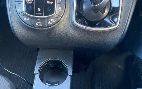 Toyota Voxy III, 2015 год, 1 699 000 рублей, 8 фотография