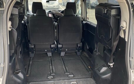 Toyota Voxy III, 2015 год, 1 699 000 рублей, 17 фотография
