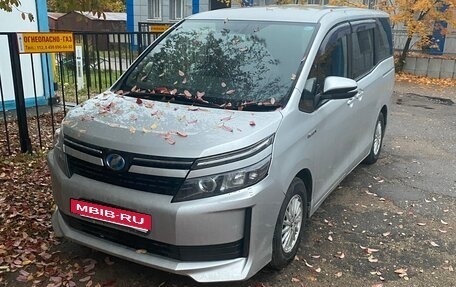 Toyota Voxy III, 2015 год, 1 699 000 рублей, 6 фотография