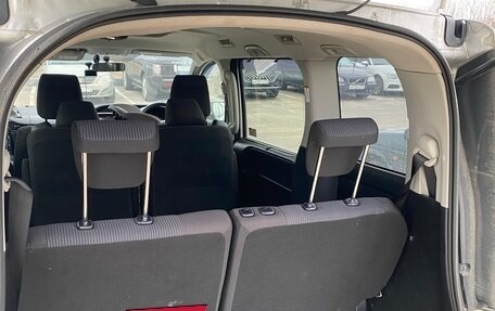 Toyota Voxy III, 2015 год, 1 699 000 рублей, 14 фотография