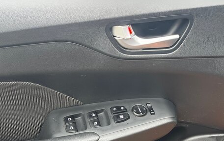 Hyundai Solaris II рестайлинг, 2019 год, 1 450 000 рублей, 8 фотография