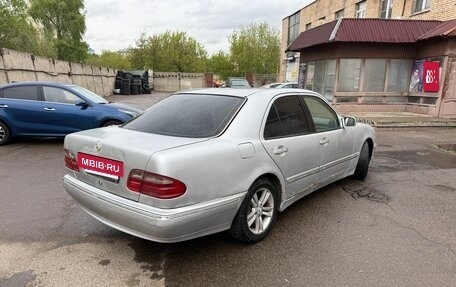 Mercedes-Benz E-Класс, 1999 год, 380 000 рублей, 3 фотография