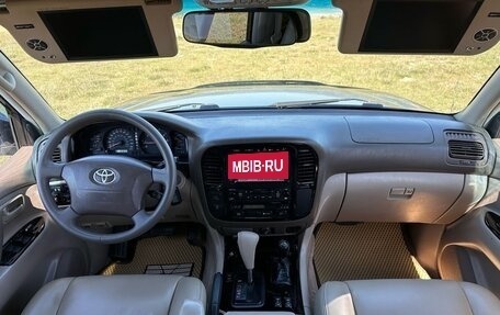 Toyota Land Cruiser 100 рестайлинг 2, 2002 год, 1 720 000 рублей, 18 фотография