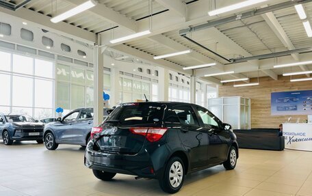 Toyota Vitz, 2018 год, 1 229 000 рублей, 6 фотография