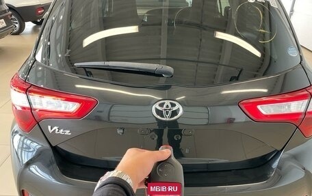 Toyota Vitz, 2018 год, 1 229 000 рублей, 24 фотография