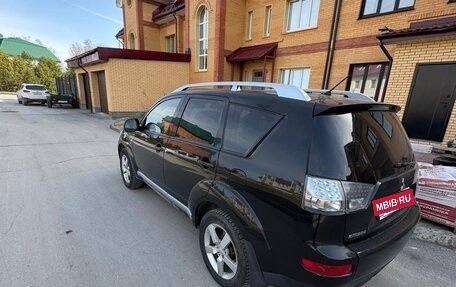 Mitsubishi Outlander III рестайлинг 3, 2008 год, 1 350 000 рублей, 2 фотография