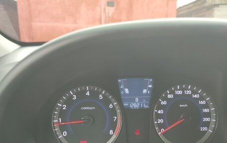 Hyundai Solaris II рестайлинг, 2013 год, 780 000 рублей, 1 фотография