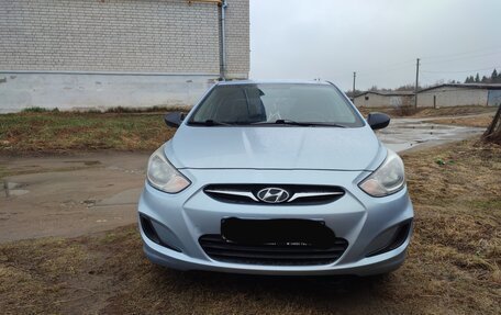 Hyundai Solaris II рестайлинг, 2013 год, 780 000 рублей, 2 фотография