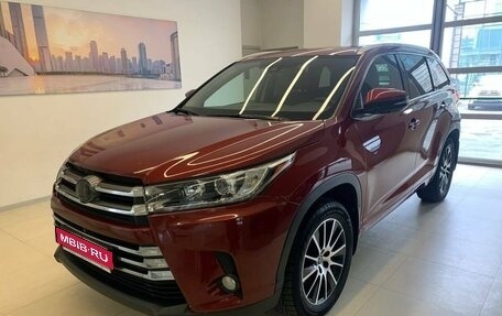 Toyota Highlander III, 2019 год, 3 320 000 рублей, 1 фотография