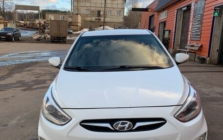 Hyundai Solaris II рестайлинг, 2014 год, 980 000 рублей, 3 фотография