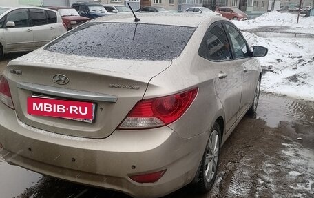 Hyundai Solaris II рестайлинг, 2011 год, 840 000 рублей, 2 фотография