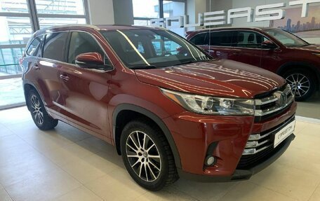 Toyota Highlander III, 2019 год, 3 320 000 рублей, 3 фотография