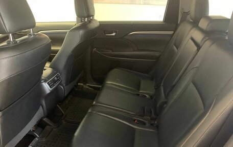 Toyota Highlander III, 2019 год, 3 320 000 рублей, 10 фотография