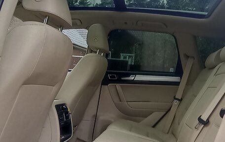 Volkswagen Touareg III, 2010 год, 2 199 000 рублей, 7 фотография