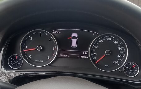 Volkswagen Touareg III, 2010 год, 2 199 000 рублей, 11 фотография