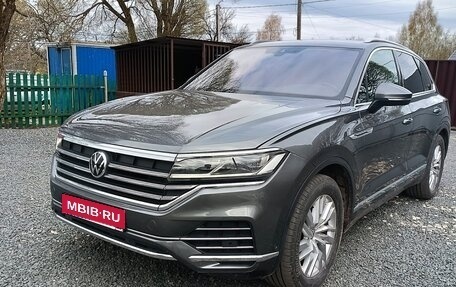 Volkswagen Touareg III, 2018 год, 3 990 000 рублей, 1 фотография