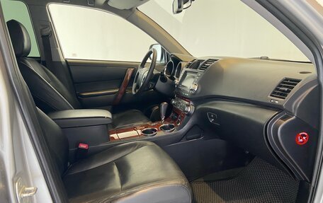 Toyota Highlander III, 2012 год, 1 950 000 рублей, 23 фотография