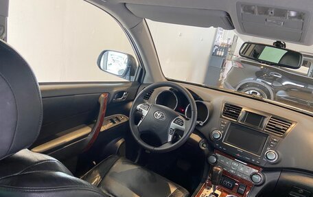 Toyota Highlander III, 2012 год, 1 950 000 рублей, 28 фотография